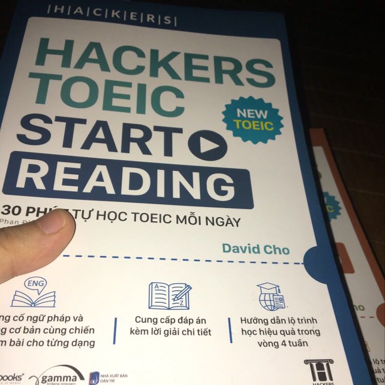 Sách đẹp, giao hàng đúng hẹn. Cần đóng gói cẩn thận hơn, gói này làm bị gáy góc sách 1 chút. Nhưng vẫn cho 5 sao, rút kinh nghiệm lần sau