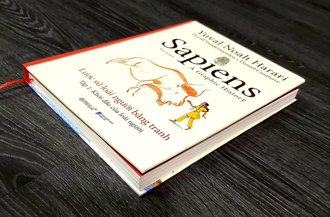 "Dành tặng sự tuyệt chủng, mất mát và quên lãng. Mọi thứ hợp rồi tan." - YUVAL NOAH HARARI.
Sách đẹp dày dặm, hình minh họa ngộ nghĩnh. Ko biết có bạn nào giống mình ko, mua sách này vì nó ít chữ 🤩. 
Dịch vụ Tiki tiện ích, đa dạng. Đặt TikiNow 2h sau là có. Bằng với thời gian mình đi hiệu sách. Sách được đóng hộp cẩn thận. Like &Thanks!