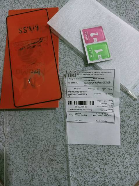 Đặt hàng thanh toán  mua 2 miếng mà giao hàng nhận có một miếng. Mong shop kiểm tra và gửi lại ạ