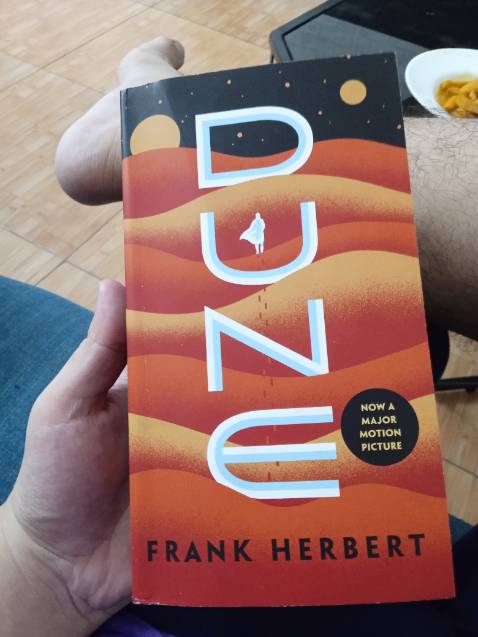 Sác giống hình 
Tuy có vài chỗ bị nhăn nhưng chất lượng sách vẫn tốt
Nhỏ nhắn đúng kiểu mình thích