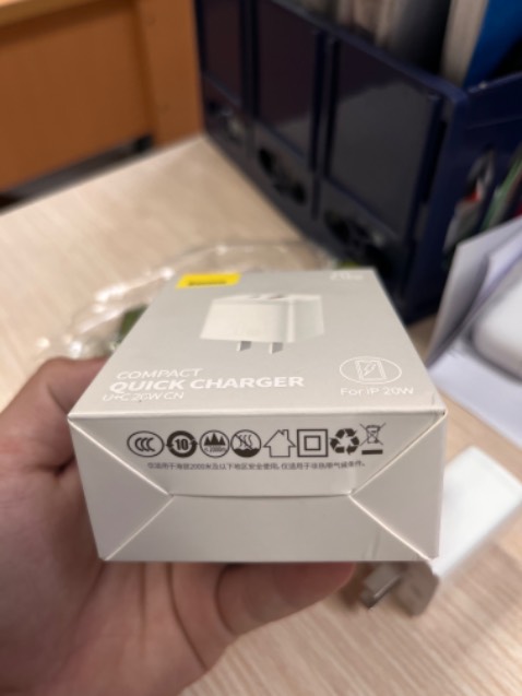 Đúng môt tả, để dùng vài ngày xem tốc độ sạc như thế nào. Cho 5 sao trước đã