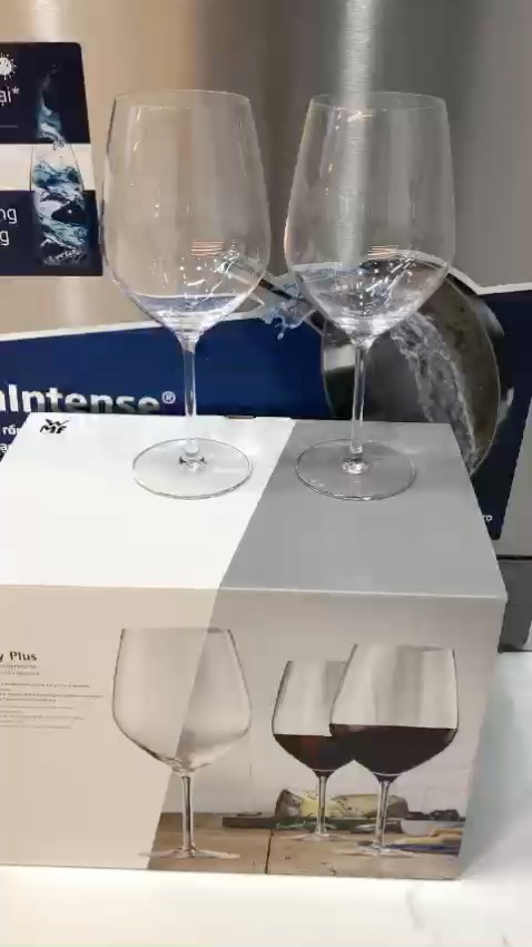 Ly trong, sáng bóng, miệng mỏng, giá tương xứng với chất lượng. Rất hài lòng