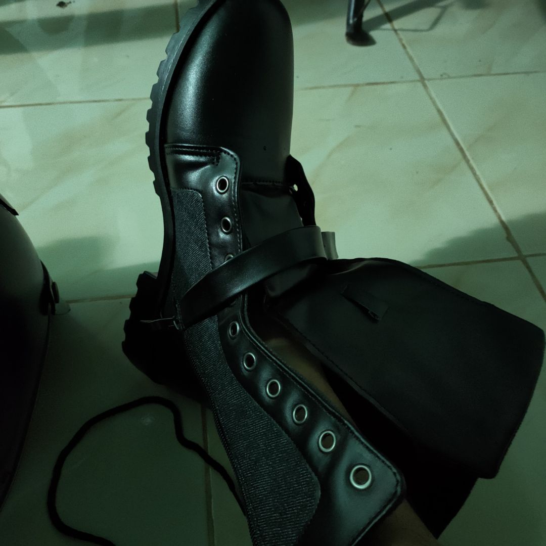 tưởng dày da.ai ngờ bán hàng tao lao.day mà bán tới 350k day da shop khác bán chưa tới 350k nữa.ko hài lòng chúc nào cho 2* thôi