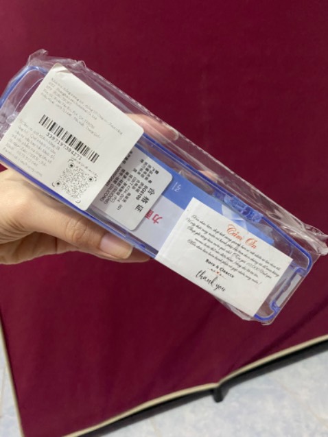 Đóng gói cẩn thận, kính đẹp dễ sử dụng nhưng mà k rõ cho mắt cận lắm Đóng gói cẩn thận, kính đẹp dễ sử dụng nhưng mà k rõ cho mắt cận lắm