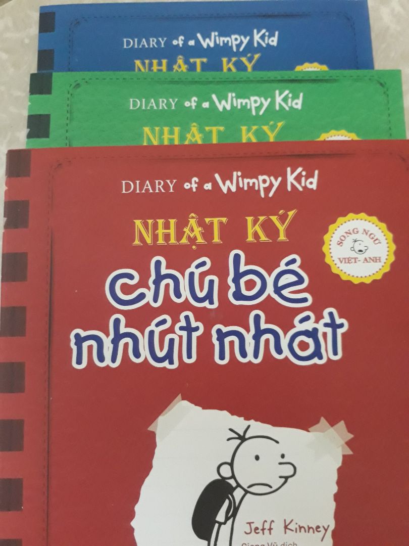 Đây là lần đầu mình viết đánh giá mặc dù đã là fan của tiki từ năm 2017.
lý do là mình rất ưng mấy chiếc sách này. 
shop đóng gói kỹ, sách chất lượng tốt. mình vừa nhận được hàng và đã lên đây viết đánh giá luôn. :))  cảm ơn shop, sẽ ủng hộ shop tiếp. 
rất đáng mua m.n ạ