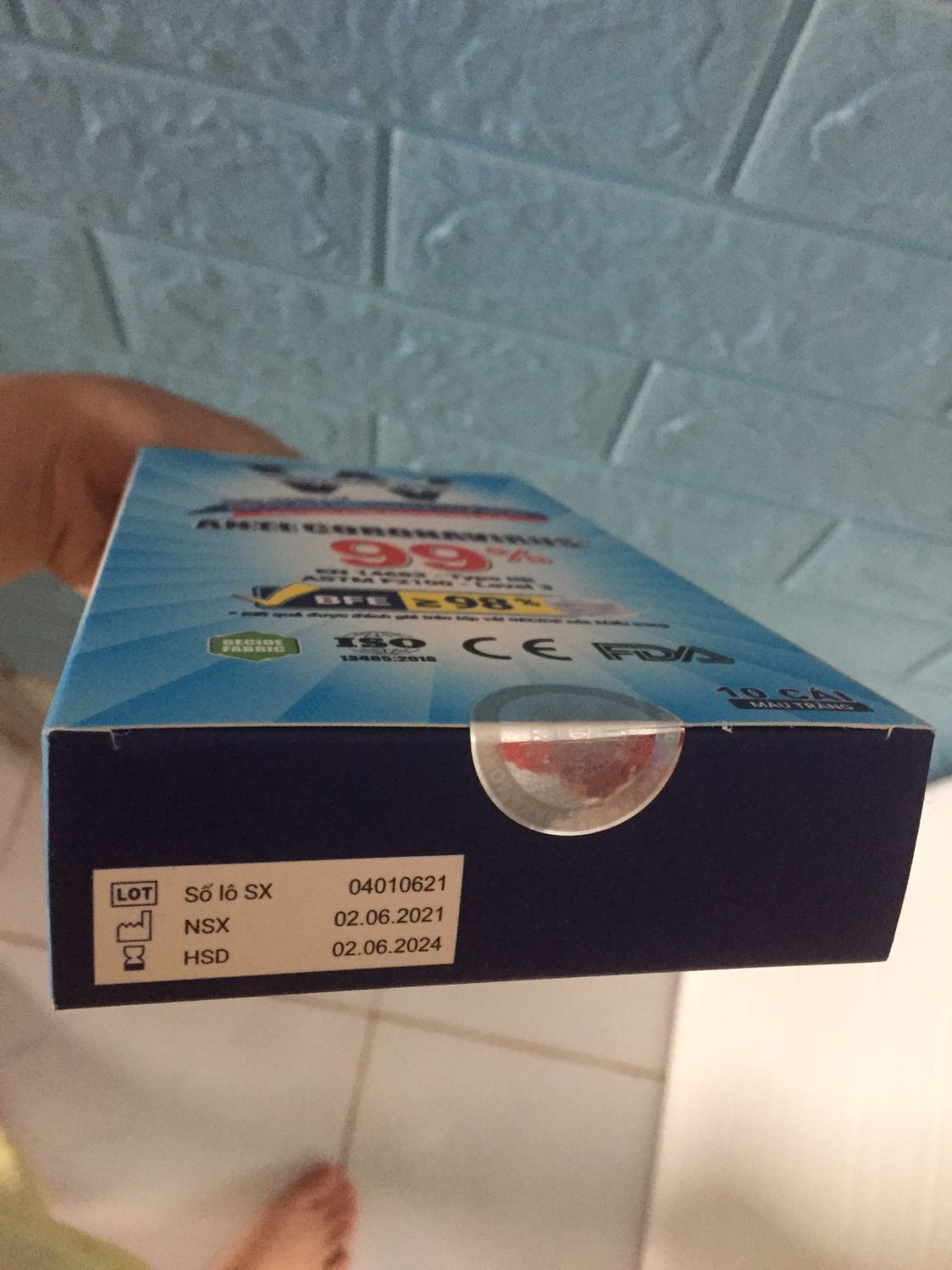 Giao hàng rất nhanh, hàng xịn thơm mùi quế. Hộp còn nguyên seal. Đóng gói hàng cẩn thận. Đã mua 6 hộp và mới đặt thêm 6 hộp.