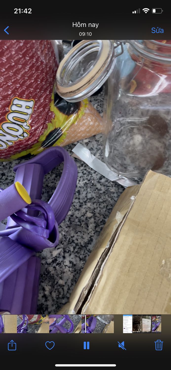 Mình đặt thảm tập yoga và đã thanh toán online. Nhưng shop giao nhầm cái khác, nhờ shop kiểm tra và gửi lại hàng cho mình.
Mã đơn hàng: 629946103 Mình đặt thảm tập yoga và đã thanh toán online. Nhưng shop giao nhầm cái khác, nhờ shop kiểm tra và gửi lại hàng cho mình.
Mã đơn hàng: 629946103