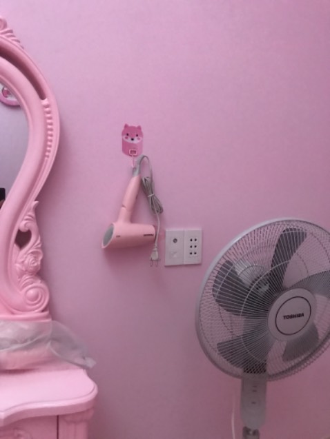 Mua 2 cái đều màu hồng , sài một cái thấy đẹp mà bền nên mua thêm một cái