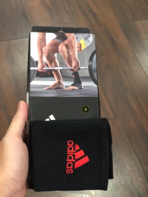 Giao nhầm size liên hệ shop ko được