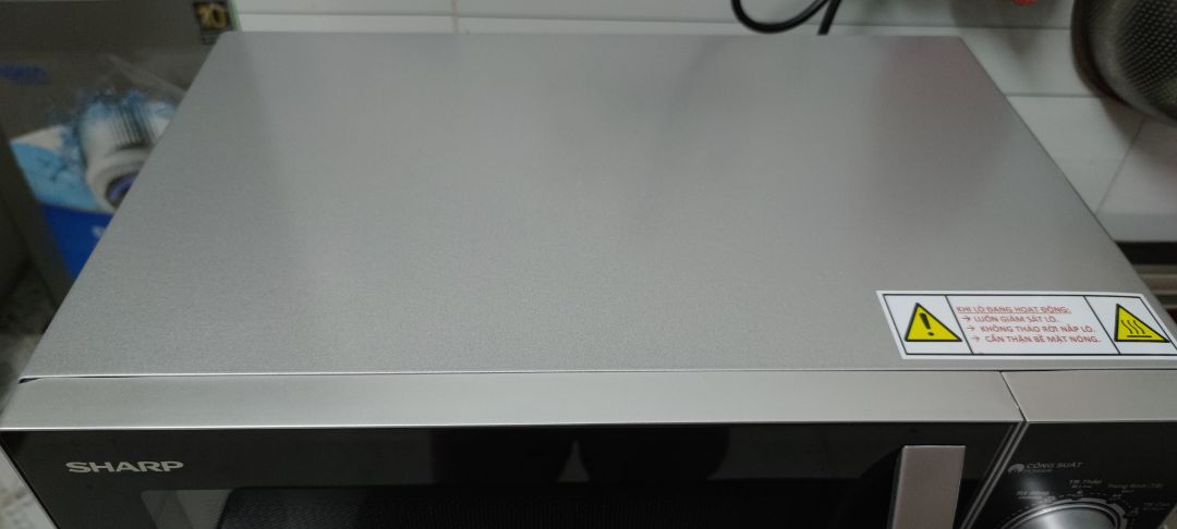 Sang, xịn, mịn, ok lắm nhaaaaaaa.
Mặc dù dịch, rào chắn khắp nơi nhưng a shipper vẫn tìm đc đường đến tận cửa nhà mình huhu. 
A shipper gọi nhưng mình ngủ quên nên ảnh phải mò  hẻm khác để vô nhà mình.