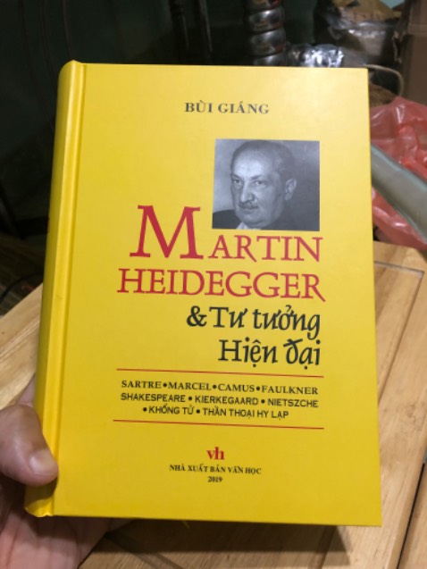 Cuốn này đọc hơi bị nặng đô Cuốn này đọc hơi bị nặng đô