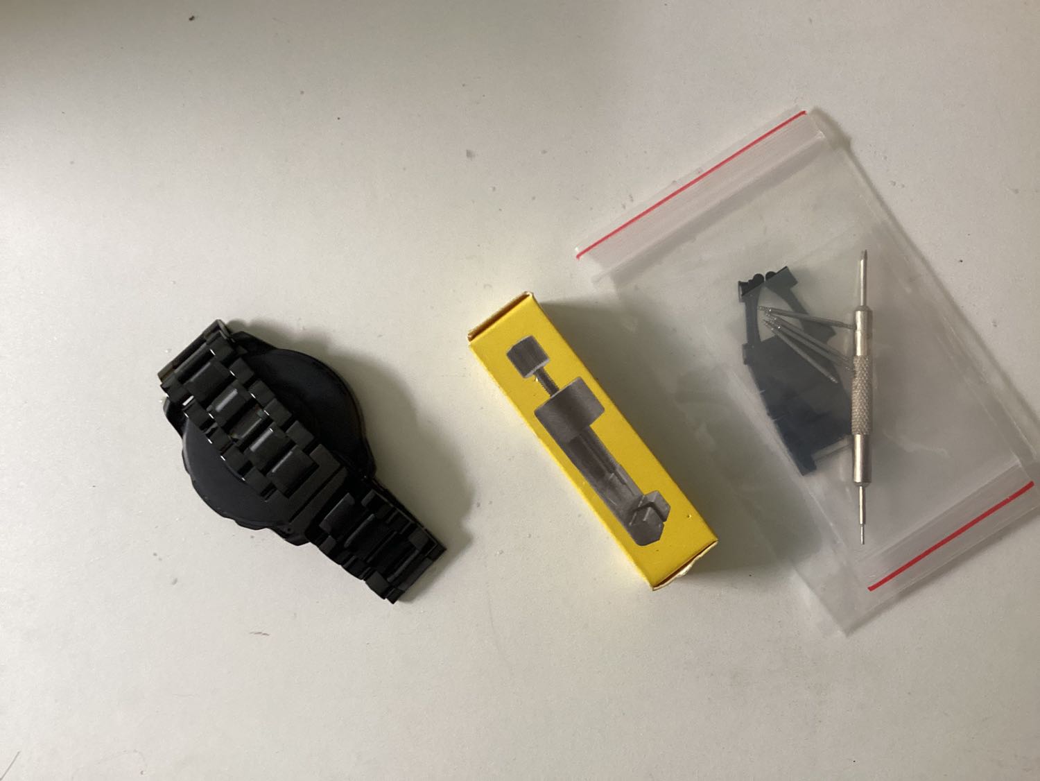 Dây rất đẹp, shop còn khuyễn mãi thêm bộ tháo lắp dây nữa