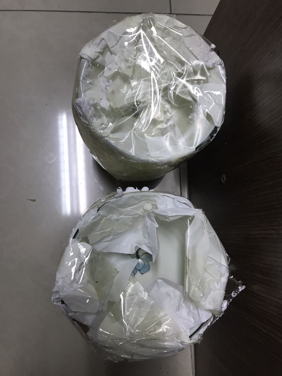 Hàng dễ vỡ nên người bán bọc rất cẩn thận. Bát nhỏ vừa tay cầm, hoa văn dễ thương. Đánh giá 5*