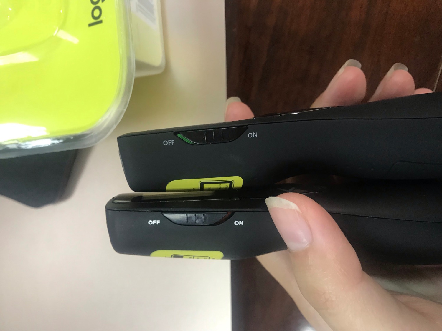 Việc này đã phản ánh với Tiki nhưng chưa được giải quyết ngày 3/4 tới nay, sản phẩm hàng bán không phải hàng chính hãng, hàng nhái. 

Đơn vị cung cấp hàng cho tiki quá tệ. 

Liên hệ *** khi Tiki nhận được phản hồi.