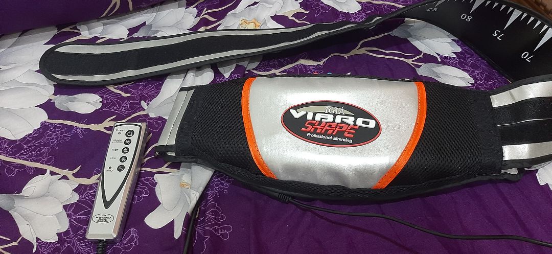 Mình mua đai massage Vibro Shape này được nửa tháng .Ban đầu sử dụng ok,cứ 15' thì máy sẽ tắt theo lập trình.Còn hnay ngày thứ 15 sau sd khoảng 2 phút là máy tự tắt ,khởi động lại ko dc dù vẫn còn đèn nguồn nhấp nháy !
Có ai hỗ tôi ko?thất vọng quá !hic