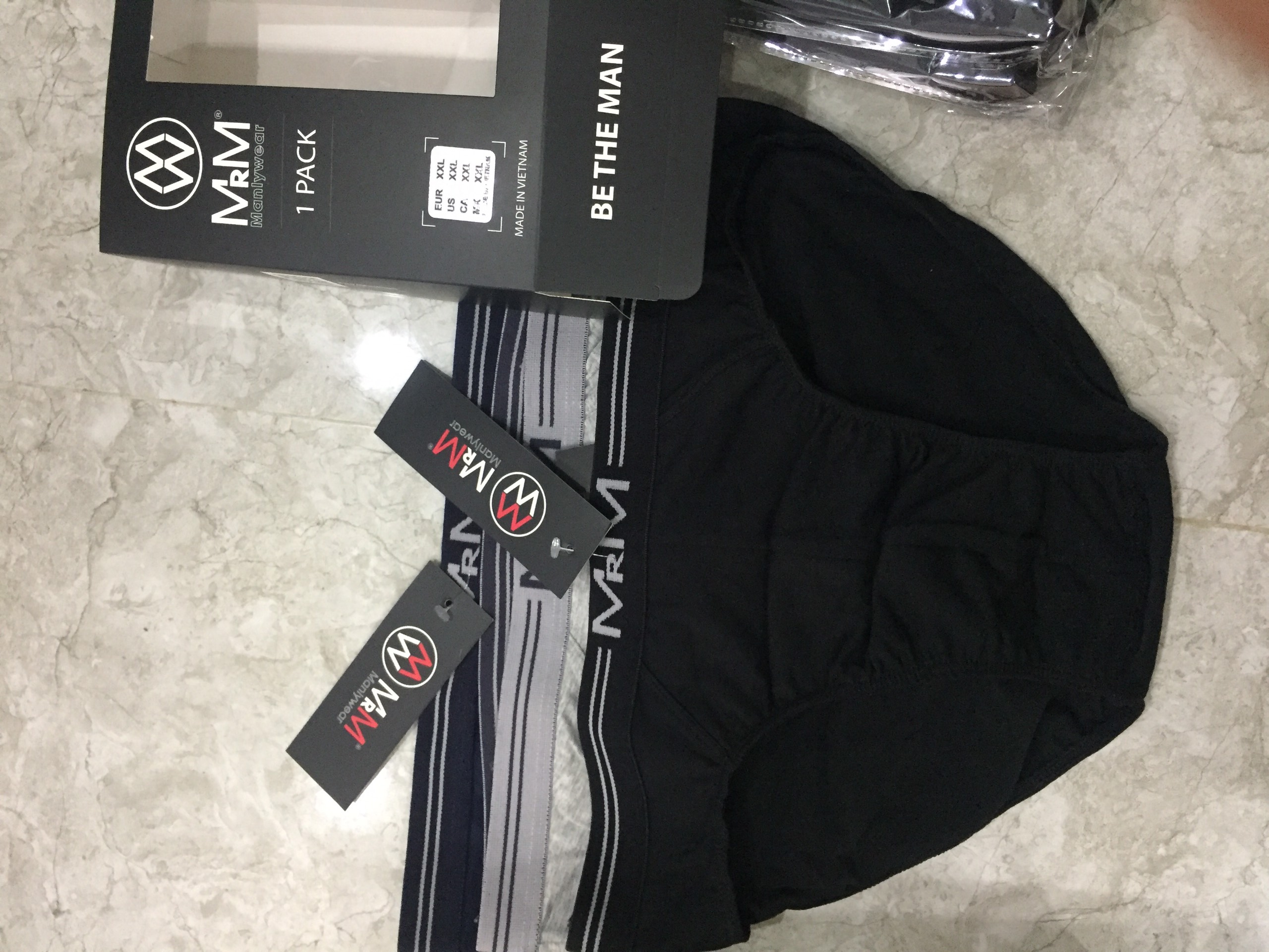 thấy mọi người review nhiều quá, cũng tin tưởng mua luôn cả quần và tất, đúng là không làm mình thất vọng, sản phẩm chất lương tốt đúng mô tả,quần cotton mềm mát, tất thoáng, không hôi chân. sản phẩm tốt, uy tín, ủng hộ trong tương lai thấy mọi người review nhiều quá, cũng tin tưởng mua luôn cả quần và tất, đúng là không làm mình thất vọng, sản phẩm chất lương tốt đúng mô tả,quần cotton mềm mát, tất thoáng, không hôi chân. sản phẩm tốt, uy tín, ủng hộ trong tương lai