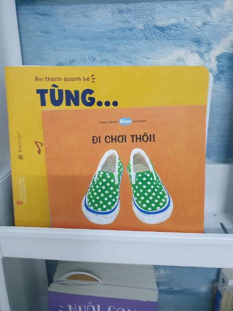 Sách nội dung ổn nhưng mà hình thức chưa ưng lắm, khổ nhỏ, các góc đều nhọn. 
Mấy cuốn ehon trước giờ mình mua đều khổ lớn, bo tròn góc để an toàn cho bé. Sách nội dung ổn nhưng mà hình thức chưa ưng lắm, khổ nhỏ, các góc đều nhọn. 
Mấy cuốn ehon trước giờ mình mua đều khổ lớn, bo tròn góc để an toàn cho bé.