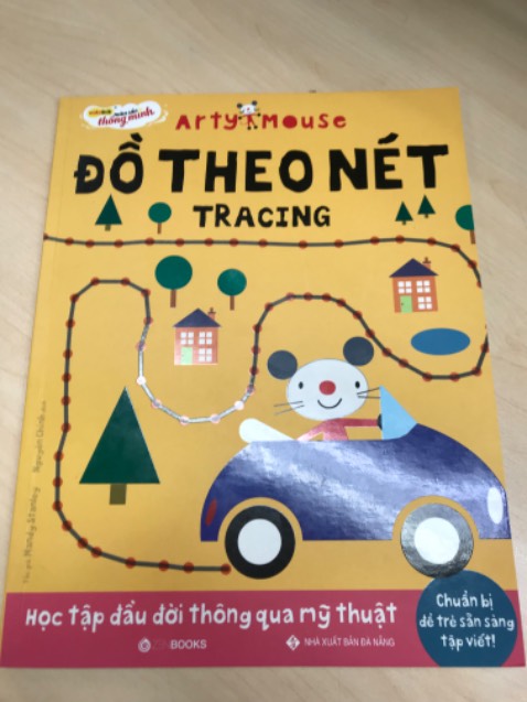 Sách phù hợp cho bé từ 3 tuổi, chất lượng tốt và nhiều trang để bé tô màu, ok