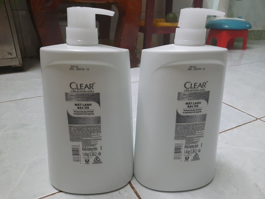 Sản phẩm có ngoại quan giống như mô tả, tiki đóng gói sản phẩm tốt, hàng mới date sử dụng tận năm 2024, chất lượng sản phẩm thì khỏi phải bàn, một thương hiệu đã quá quen thuộc với người tiêu dùng Việt, có sản phẩm khuyến mãi kèm theo, săn sales giá tốt. Tuy nhiên, tiki giao hàng quá lâu, nhu cầu sử dụng cấp bách không thể chờ đợi tiki được, tiki và các đối tác vận chuyển cần có giải pháp giao nhận tốt hơn nữa.