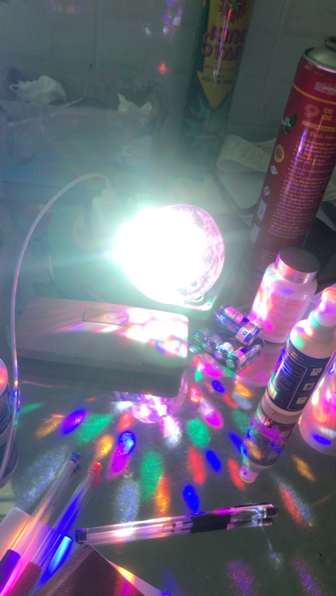 Giá rẻ. Dùng ok, giao hàng nhanh... cấm điện cẩn thận. Bị giật khi chạm vào cái viền vàng của đèn nhe.... nên cấm r hả bật công tắc