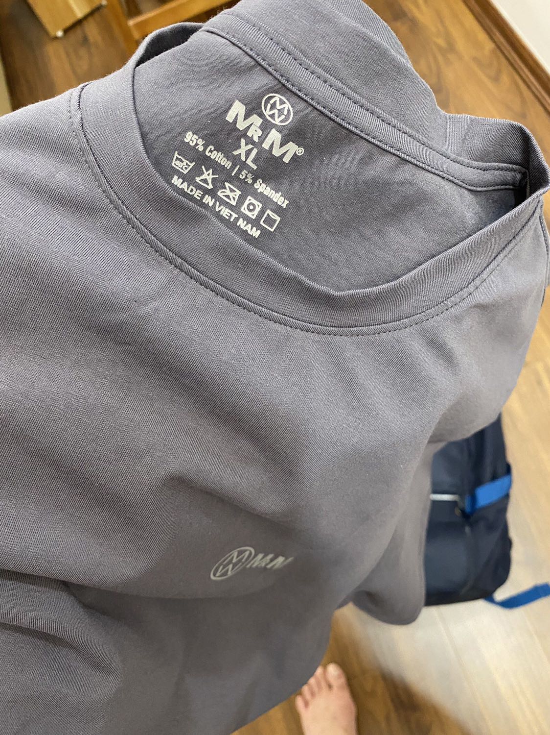 Cực kì hài lòng khi nhận được hàng. Áo thun đẹp , cao cấp từ Logo, thông tin Brand rõ ràng. chất cotton co dãn tốt và mùa hè mặc mát thoải mái và thấm mồ hôi tốt. Dịch vụ tikinow 2h đi kèm, nhận hàng luôn mà chi phí ship cực rẻ, giá không quá đắt nhưng bù lại mọi thứ khác 10/10. Cực kì hài lòng khi nhận được hàng. Áo thun đẹp , cao cấp từ Logo, thông tin Brand rõ ràng. chất cotton co dãn tốt và mùa hè mặc mát thoải mái và thấm mồ hôi tốt. Dịch vụ tikinow 2h đi kèm, nhận hàng luôn mà chi phí ship cực rẻ, giá không quá đắt nhưng bù lại mọi thứ khác 10/10.