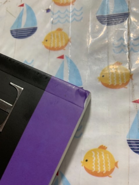 Nội dung hay hấp dẫn. Sách vị gẫy mép do vận chuyển