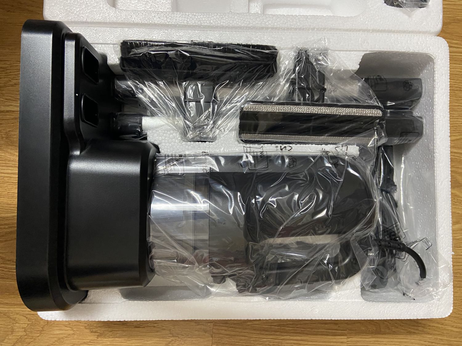 Sp đẹp chính hãng , giao nhanh, nhân viên nhiệt tình thân thiện cẩn thận. Chưa dùng nên không bình luận.
🤙🤙🤙 Sp mua hàng được tặng hộp ; bình nước…theo giá trị đơn hàng nhưng mình không nhận được quà tặng!
Tiki và shop ktra lại và giao bù quà tặng cho mình. Nên kiểm soát trước khi giao cho khách hàng tránh sai sót; nhầm lẫn và thiếu hàng tặng,….