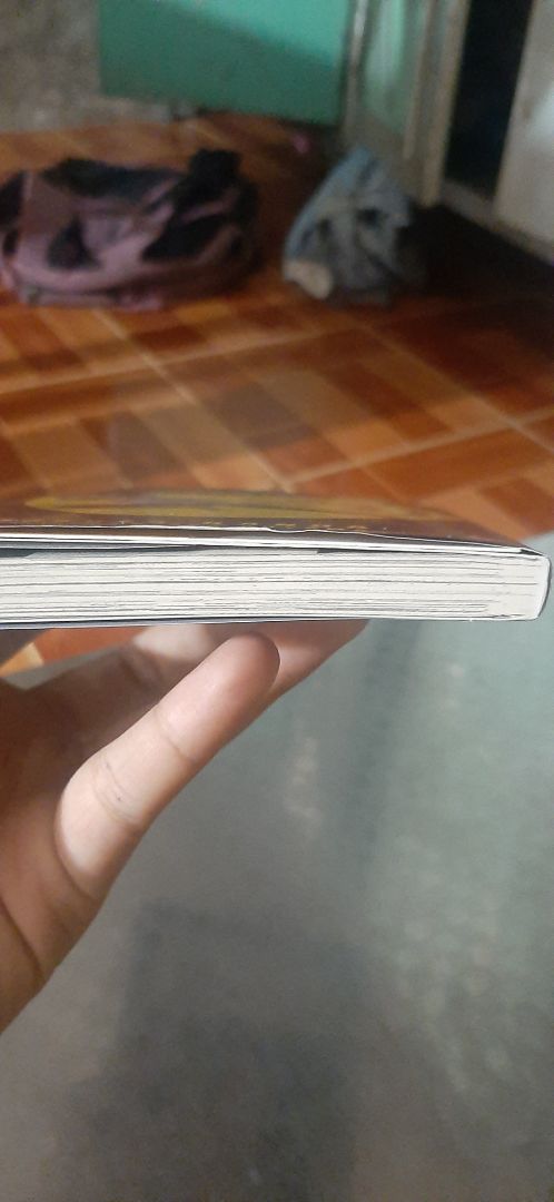 Giao truyện nhanh nhưng truyển không có bọc chống sốc, hộp đóng thì to hơn rất nhiều nhưng không có bọc chống sốc nên bìa truyện hơi df, nên bọc chống sốc cho truyện ạ