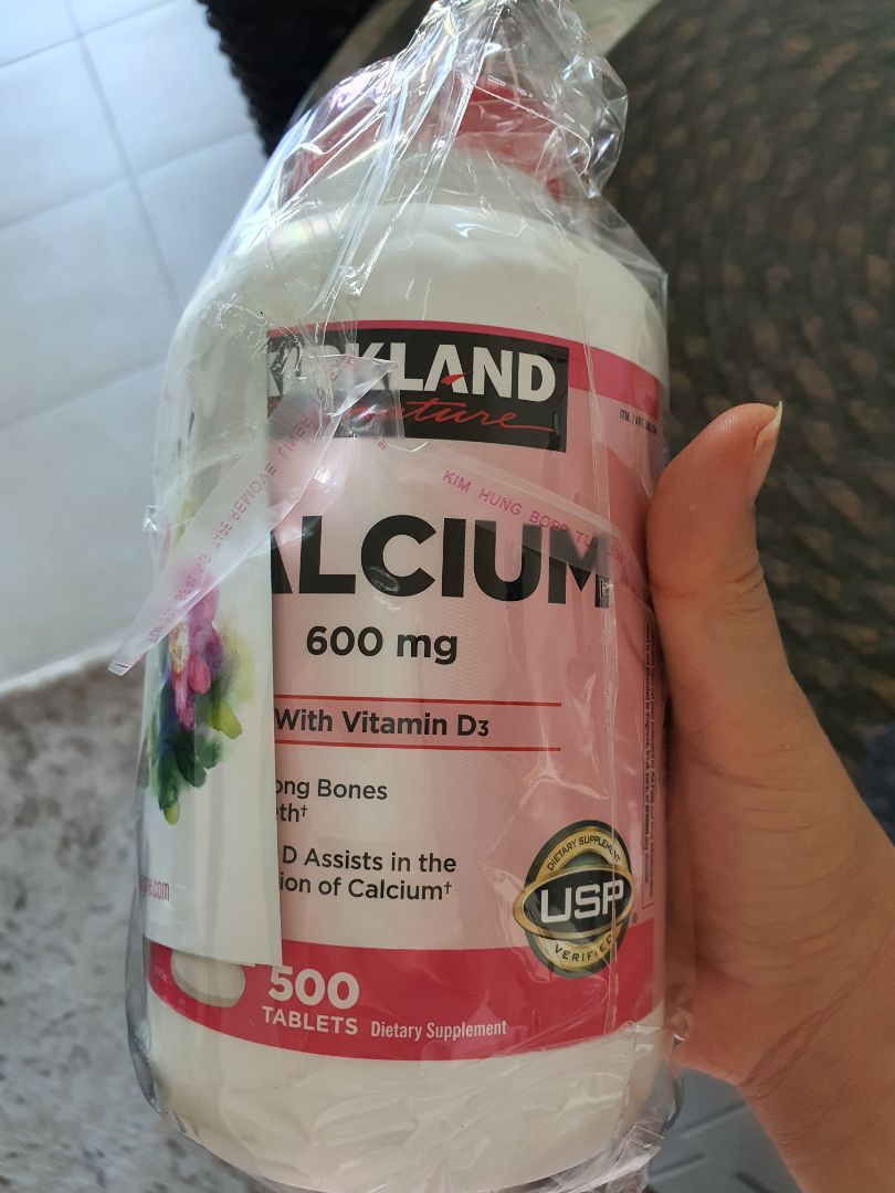 Phần dán hướng dẫn chữ tiếng Việt đúng là mờ như mọi người đánh giá, còn lại thì đóng gói cẩn thận, date xa, bao bì sạch sẽ ko phải loại cũ dính bụi bẩn như 1 số bạn đã mua. Về công dụng thì chắc phải sử dụng 1 thời gian mới đánh giá được. Tạm thời nhận hàng thấy hài lòng với sản phẩm và dịch vụ giao hàng, đóng gói của Tiki và nhà bán.