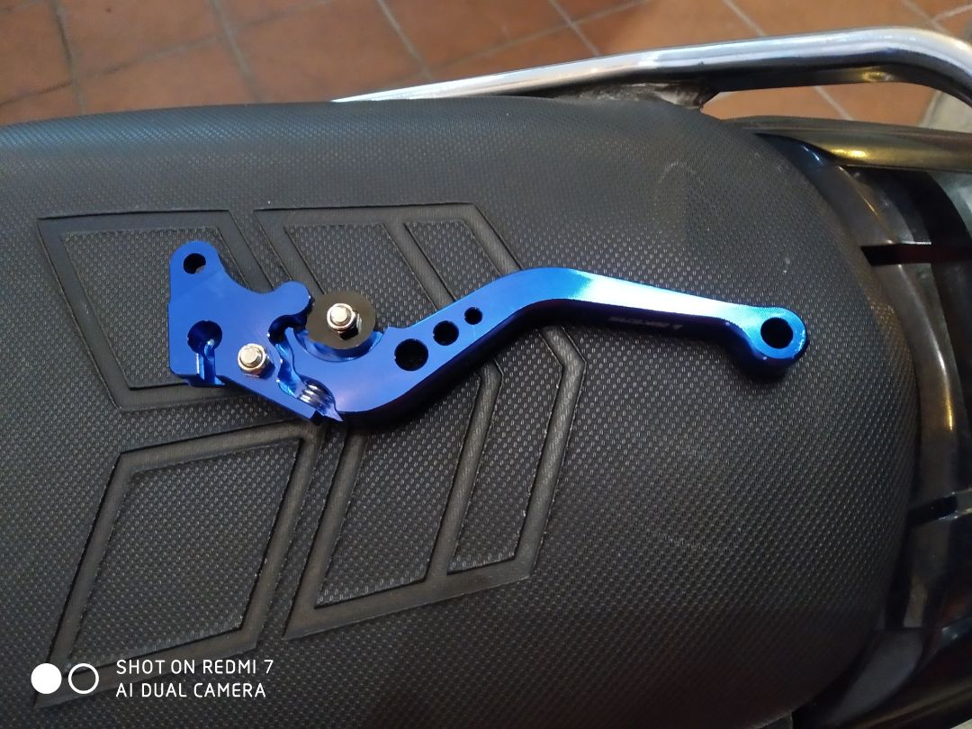 tui đặt hàng tay thắng đĩa sao lại giao tay thắng đùm ... làm ơn đổi lại dùm cho tôi đi shop