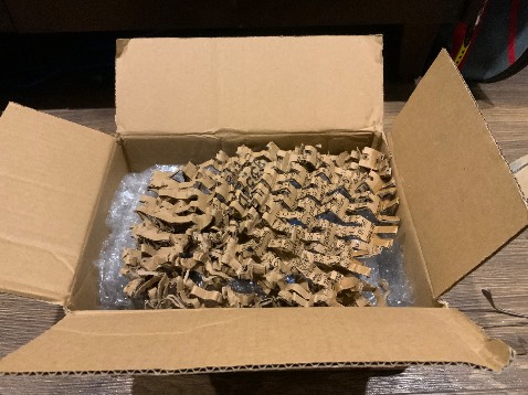 Sp đúng mô tả, chính hãng nên trông đẹp. Mới đầu phải sạc khoảng 4-6 tiếng thì đầy và đã hoạt động tốt.