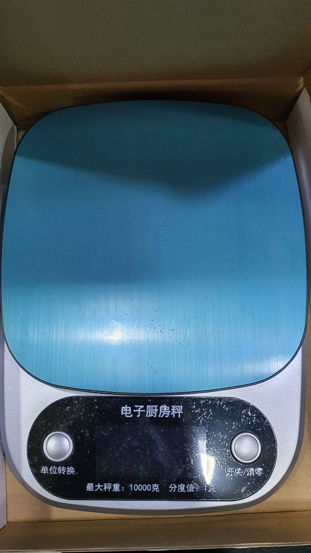 bán hàng *** đảo, hình đăng cân chữ tiếng anh, giao hàng chữ toàn chữ tàu không biết sao xài. Đăng cân 5kg - 0,1g, giao cân 10kg - 1g. Mọi người tẩy chay đừng mua