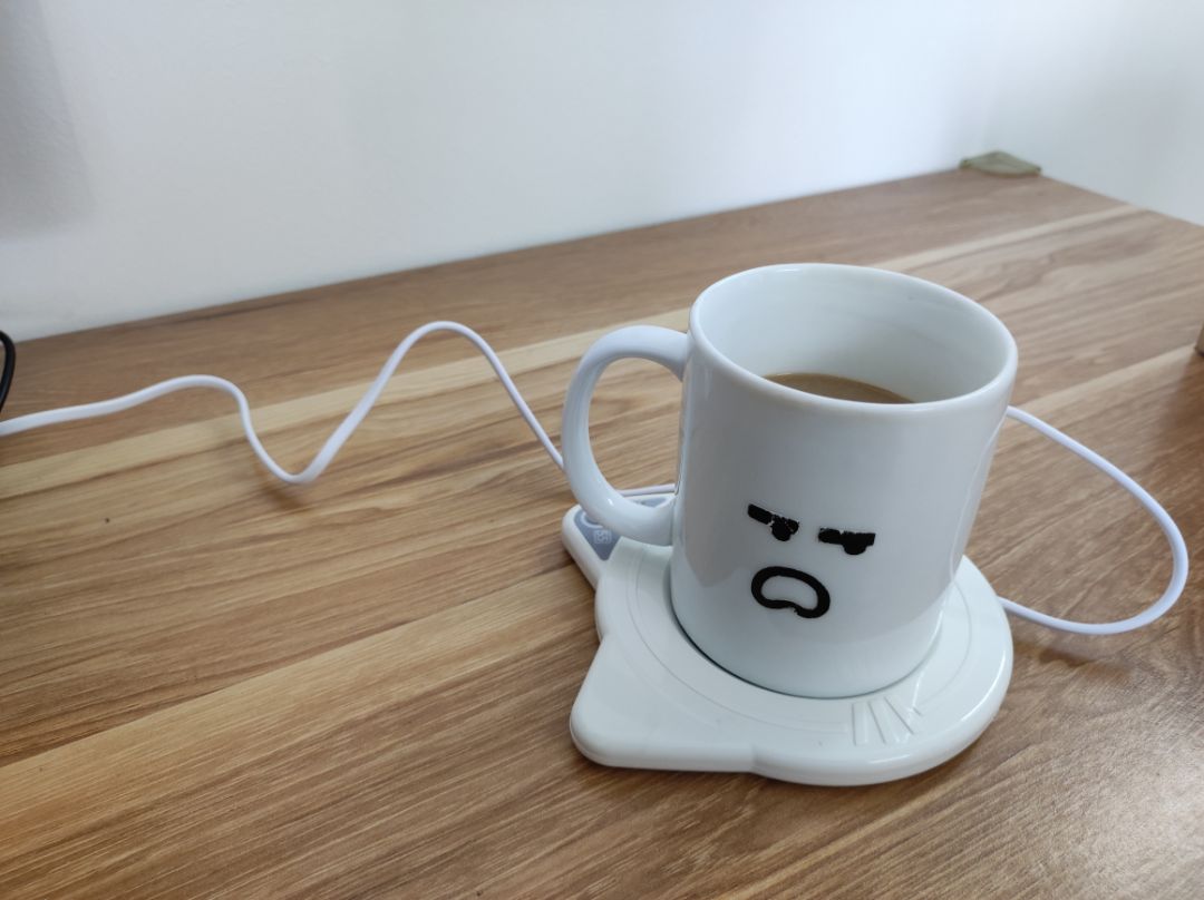 đế hâm nhìn rất xinh, làm nóng nhanh nữa nhỏ gọn dễ dùng, rất hợp với những đứa thích uống đồ nóng như mình