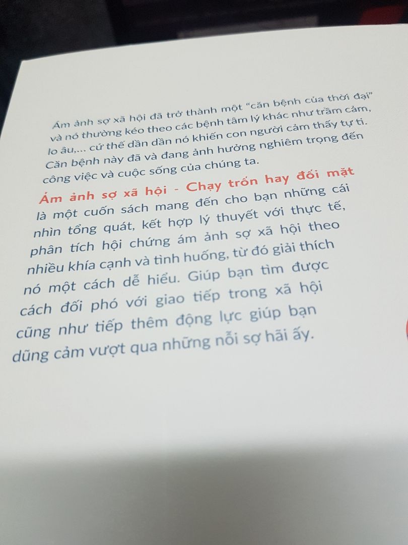 Tiki giao hàng nhanh, đóng gói cẩn thận, về mặt nội dung sách, mình chỉ mới đọc sơ, đối với cá nhân mình thì mình cảm thấy tạm được, không quá xuất sắc như mình nghĩ. Các tình huống giao tiếp chung chung như đứng trên lập trường của một người giao tiếp kém thôi chứ không phải một người đang gặp vấn đề như tựa sách đề cập