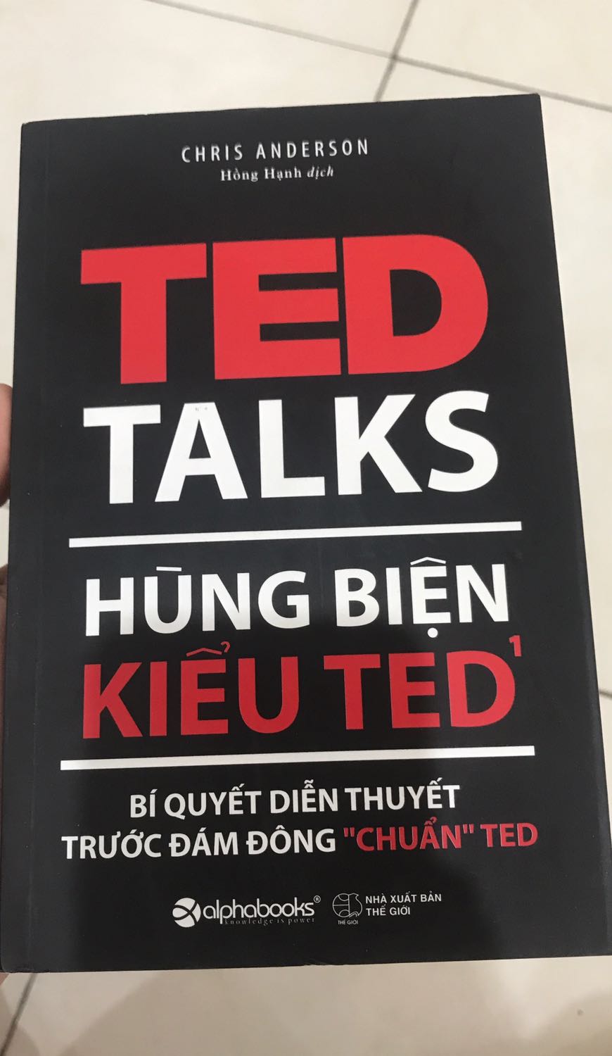 Sách TIKI giao nhanh. 
Có phần không ưng ý là sách của mình bị bẩn phần đầu như hình đã chụp.