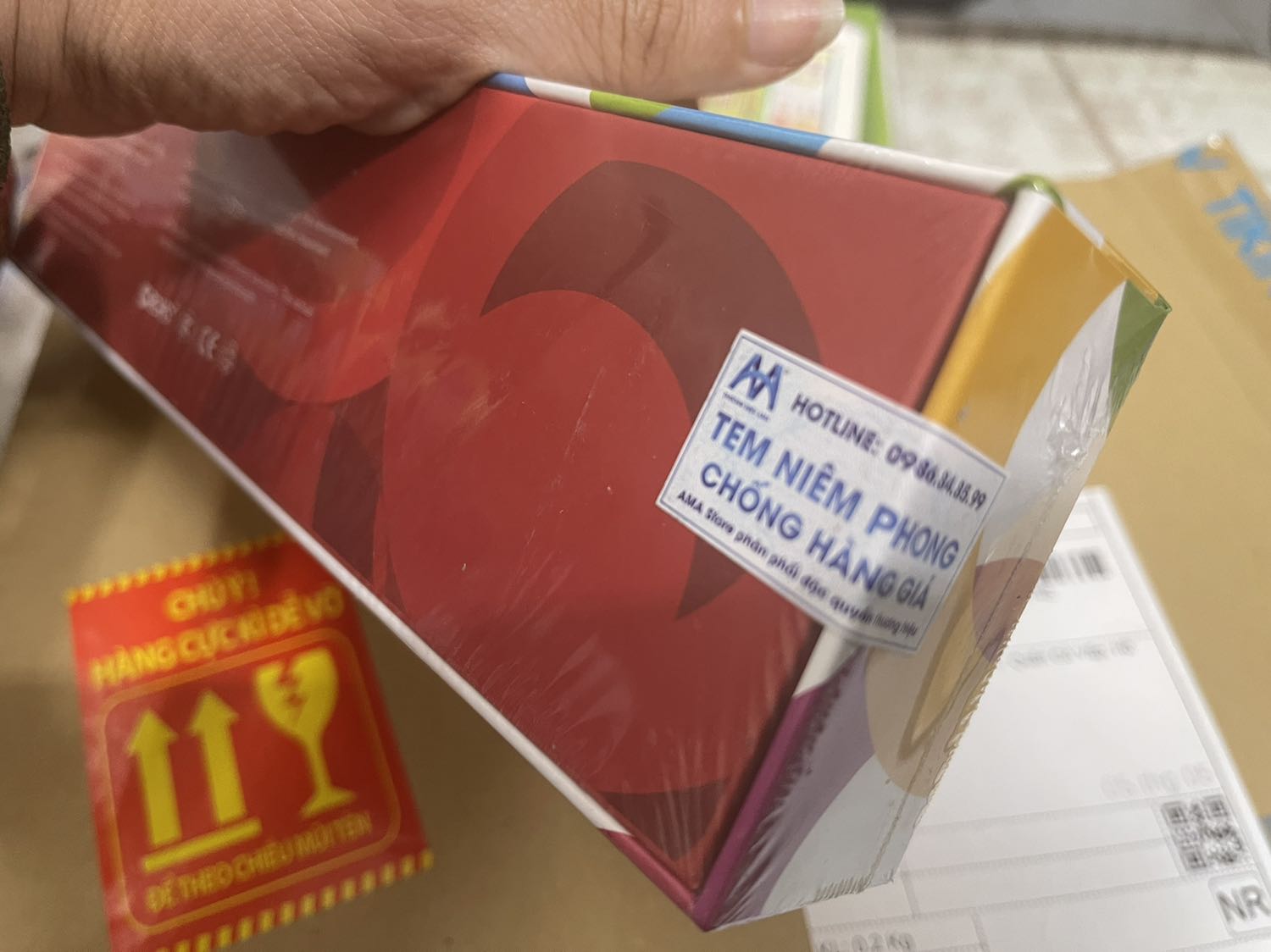 Chất lượng sản phẩm tốt. Nghe gọi rõ. Chức năng định vị khá chính xác. Chủ shop nhiệt tình hỗ trợ khách, không giống như các shop khách hỏi mãi vẫn chua phản hồi. Sẽ tiếp tục ủng hộ shop khi có nhu cầu. Bé rất thích ạh.