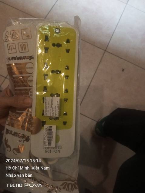 Treo đầu dê bán thịt ***, ko có cổng usb lại dây ngắn vs có 1 chút móp méo