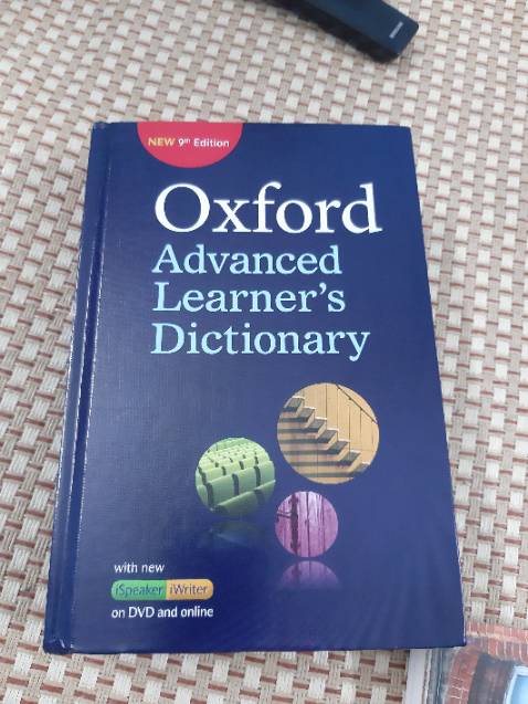 Sách đẹp, dầy, có kèm CD cài nữa. Chất lượng lắm luôn. Shop tư vấn cũng nhiệt tình nữa. Điểm 10 chất lượng. Sách đẹp, dầy, có kèm CD cài nữa. Chất lượng lắm luôn. Shop tư vấn cũng nhiệt tình nữa. Điểm 10 chất lượng.