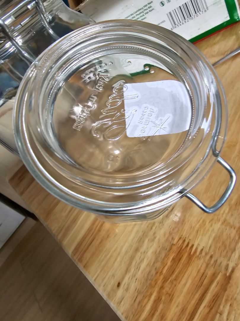 Thiếu miếng caoutchouc của cái nắp!