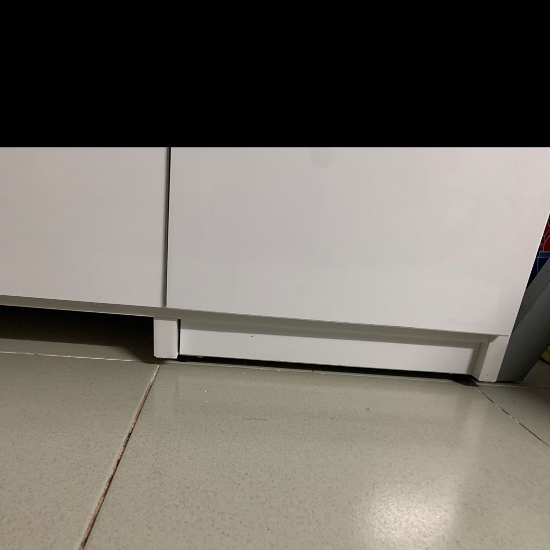 Sản phẩm cơ bản giống hình, chỉ ko có bánh xe phía dưới như hình