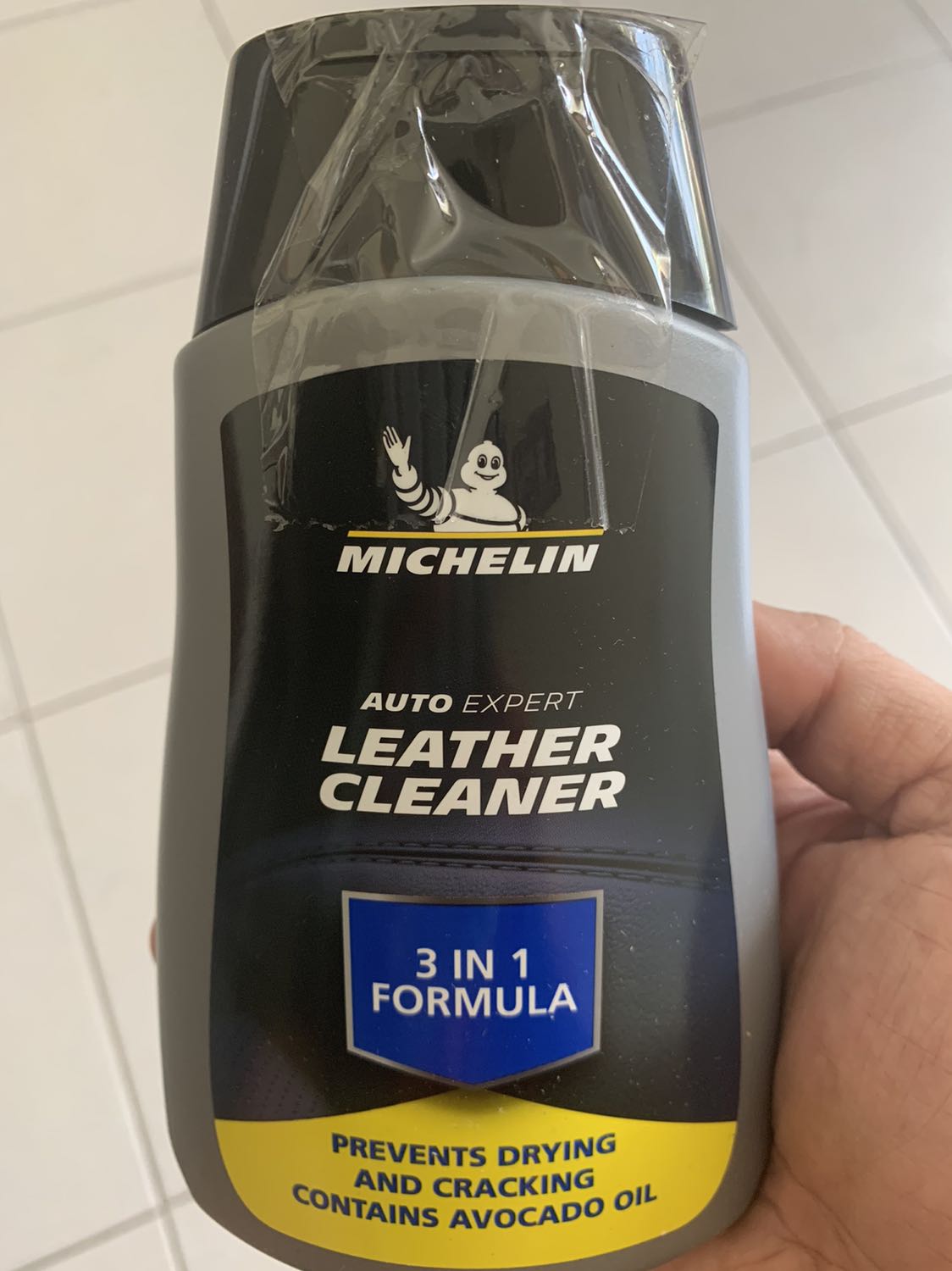 Tiki giao hàng nhanh, đóng gói kỹ. Hàng có nguồn gốc rõ ràng, chưa dùng nên chưa đánh giá được chất lượng