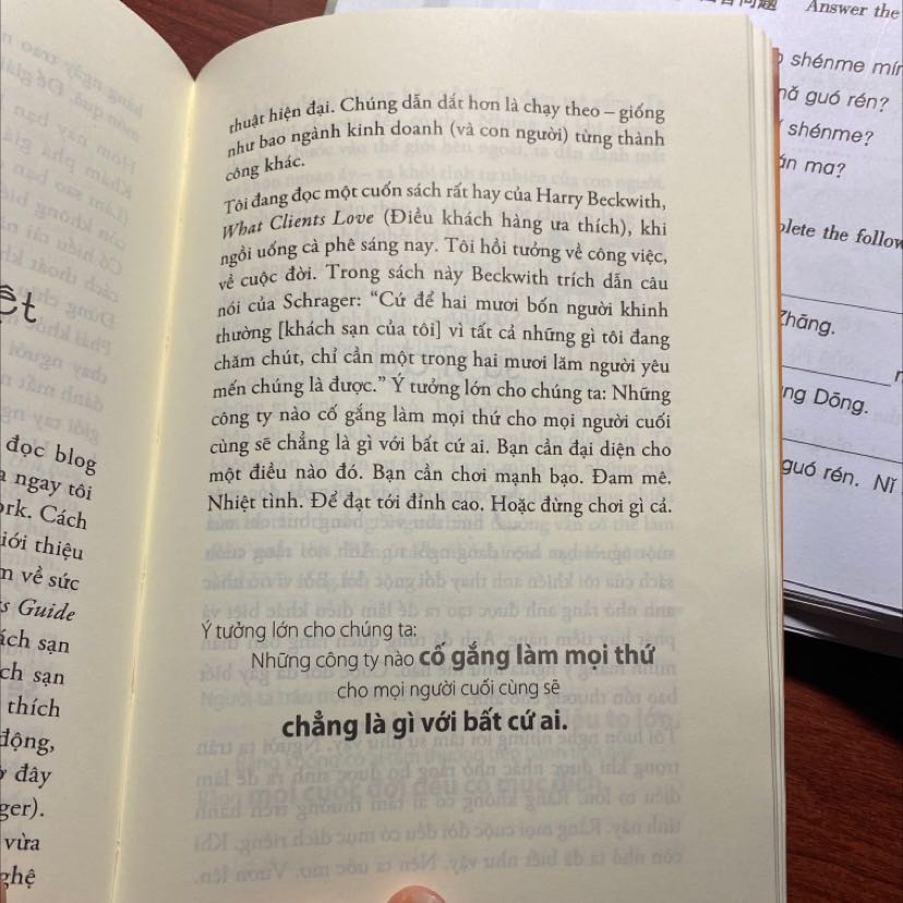 Cuốn sách hơi lang man và cao vút, kiểu mình đã đọc thử các bài học đến 2-3 lần để hiểu được dụng ý của nhà văn, các phần mình thấy đều kết thúc cụt lất, không để lại những cô đọng. Nói chung mình khá thất vọng khi mua cuốn này