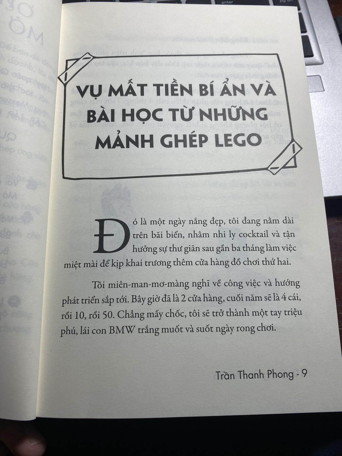 Rất thích quyển sách này 
Cuốn sách này đã mô tả rất khái quát các vấn đề thất thoát trong quá trình kinh doanh và làm mình cũng bị cuốn vào hành trình chăm bò để rồi tìm cách giữ bò. Rất bổ ích cho những bạn chập chững trên giai đoạn khởi nghiệp, hầu hết là những trải nghiệm hết sức thực tế giúp mình có cái nhìn tổng quan hơn cho những ai đang có ý định kinh doanh. Cảm ơn anh Trần Thanh Phong với combo sách đầy ý nghĩa!!!!@@@@