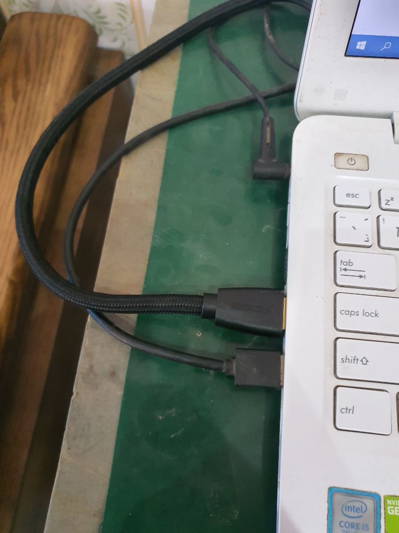 sau 1 lần đổi trả cuối cùng cũng nhận đc. lần đầu cáp lỗi ko kết nối vs tivi được. sau đó mình đc đổi sợi này thì thấy chạy khá tốt. nhưng ko biết phải do máy mình không mà cắm cáp thì máy tính mình chạy bị khá giật.