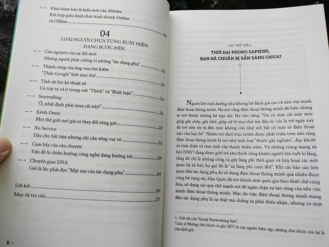 Lo ngại duy nhất của mình là tác giả không có thư mục tham khảo các trích dẫn của ông, ví dụ các thông số và nhận định dẫn đến các lập luận của ông đến từ bài báo, sách, đến từ nguồn nào? Mình biết ông là cây đa đề trong ngành nhưng khơi khơi thế này cũng hơi lo. Các bạn có thể tham khảo mục lục sách để nắm những gì ông muốn trình bày rồi quyết định có nên mua sách hay không.