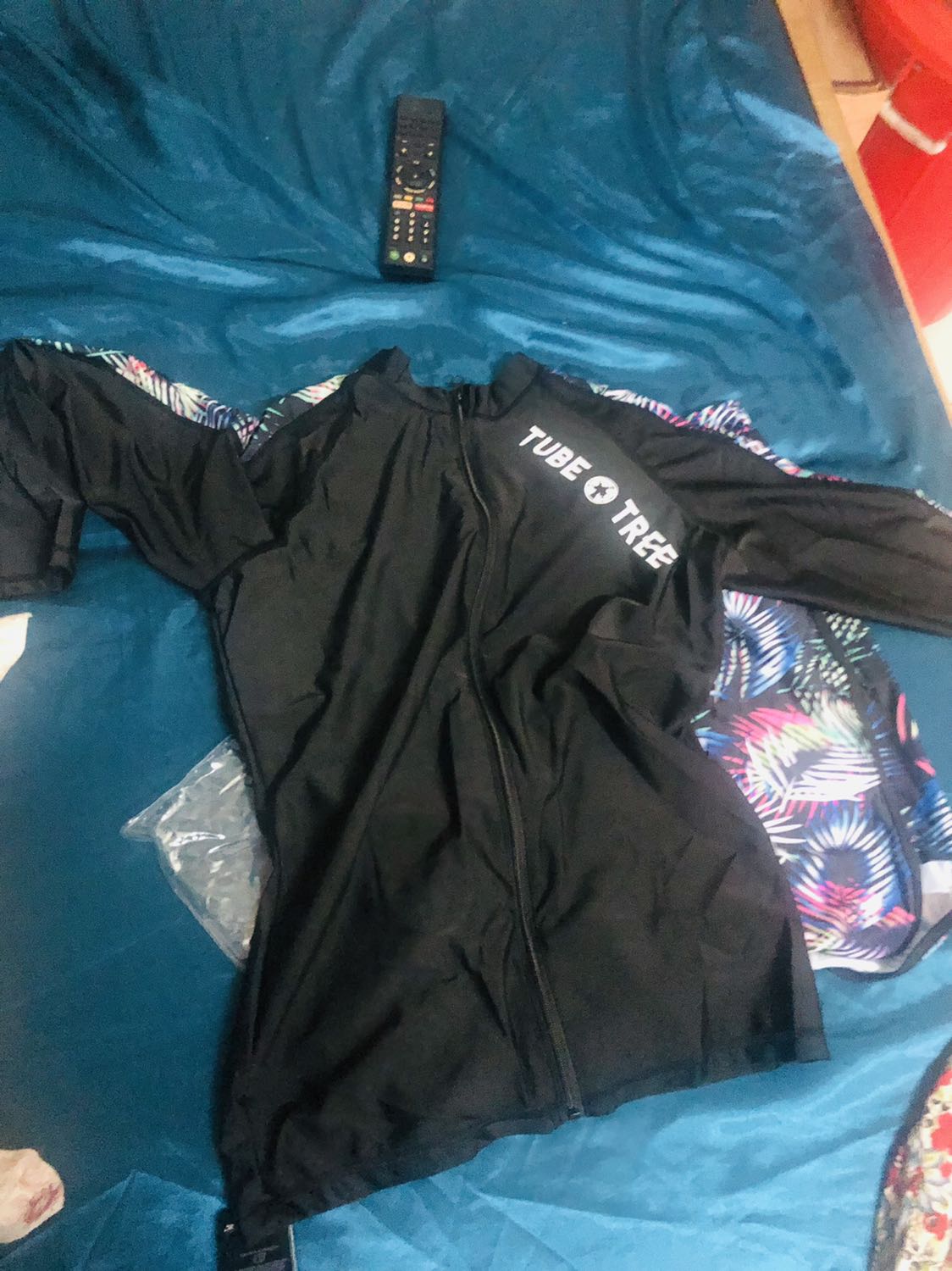 Giao đúng mẫu, đúng size, đóng gói cẩn thận, shop xử lý đơn khá nhanh, 2XL quần rất to nha, áo thì ok, chất vải tương xứng giá tiền!