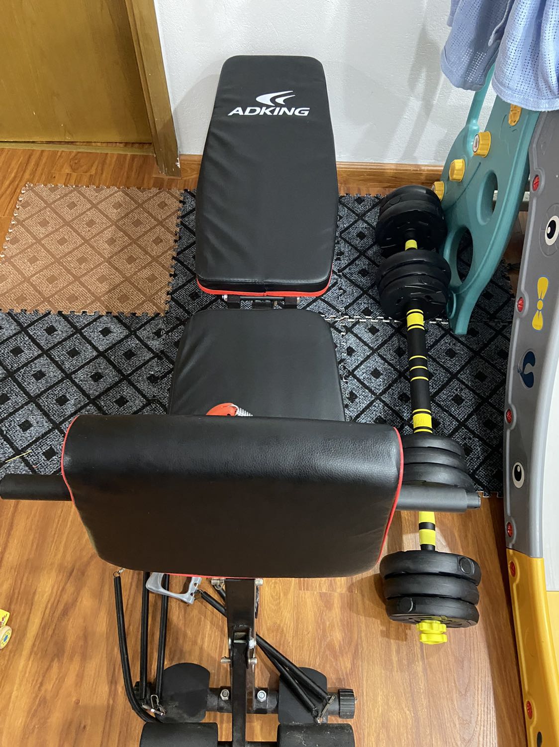 Shop giao hàng nhanh. Tay cầm chắc chắn. Cho hỏi shop có bán bánh tạ riêng ko ? Shop giao hàng nhanh. Tay cầm chắc chắn. Cho hỏi shop có bán bánh tạ riêng ko ?