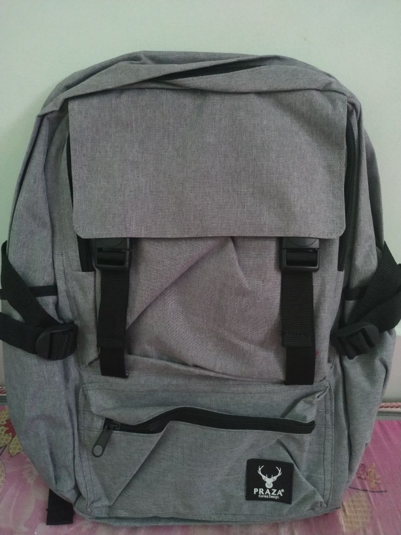 99k mà chất liệu vải thế này, với mình rất là hài lòng luôn. May mắn chiếc của mình không co đường chỉ may bị lỗi nào, khá chắn chắn.