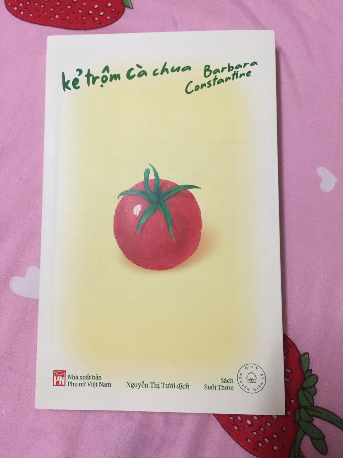 Nội dung sách khá hay. Kể về cuộc sống của cậu bé Tom ,quay quanh đó là những người yêu thương cậu bé. Tuy tuổi thơ không mấy tốt đẹp. Nhưng đây là cuốn sách rấttt đáng yêu từ bìa lẫn nd