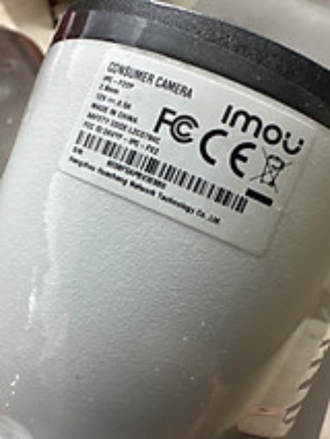 Mua hàng của shop bị hỏng thẻ, nhắn tin kêu đổi mà không được. Bán hàng chat với khách hàng thì rất cục súc